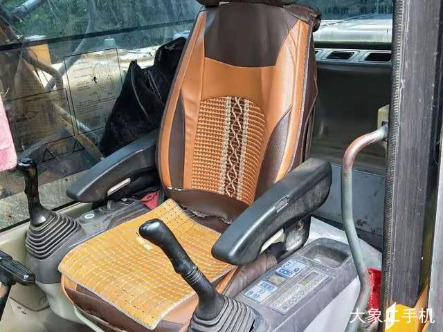 三一重工 SY135C-8 挖掘机