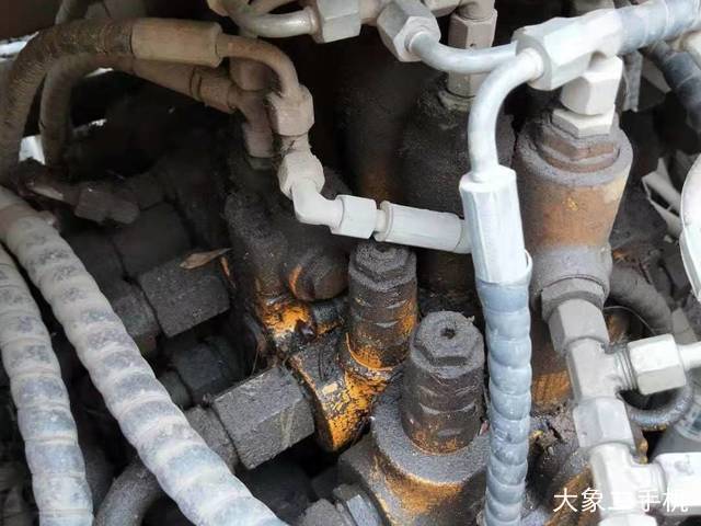 三一重工 SY135C-8 挖掘机