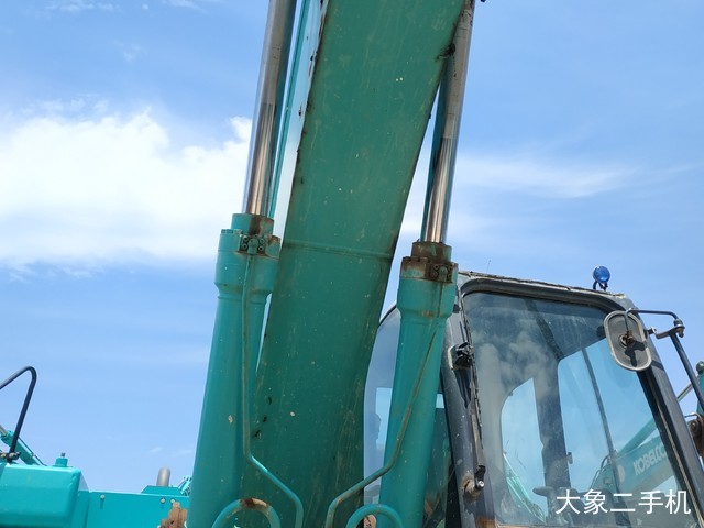 神钢 SK260LC-10 挖掘机