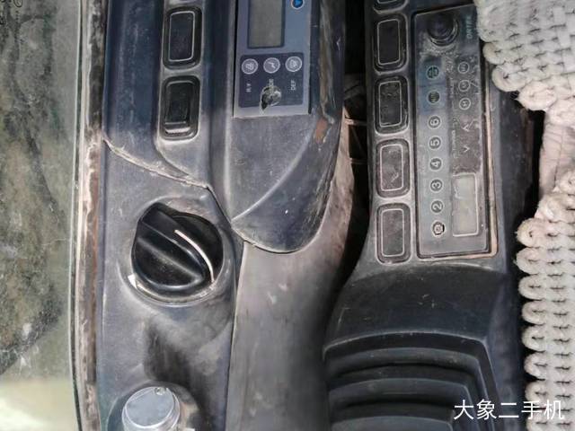 神钢 SK260 挖掘机