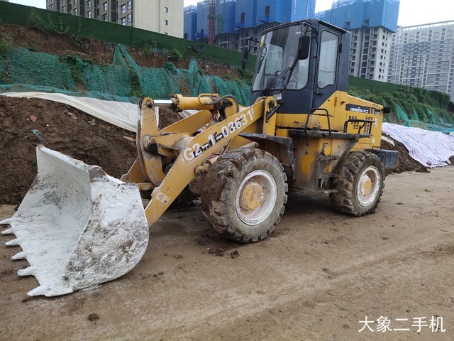 龙工 LG825 装载机