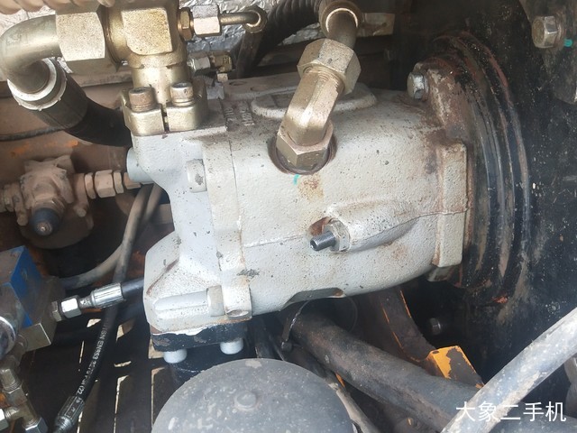 雷沃重工 FR65V8 挖掘机