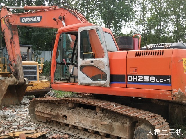 斗山 DH225LC-7 挖掘机