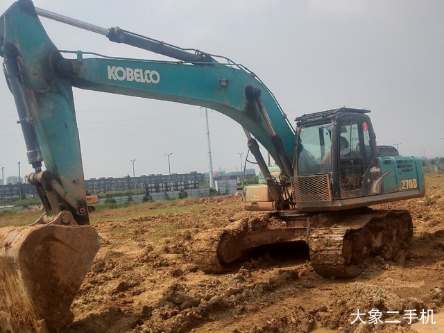 神钢 SK270D 挖掘机