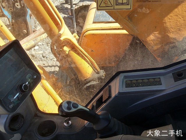 现代 R275LC-9T 挖掘机