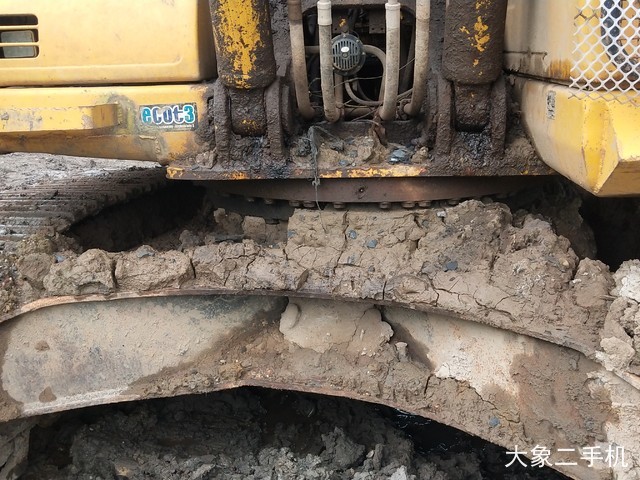 小松 PW220-7 挖掘机