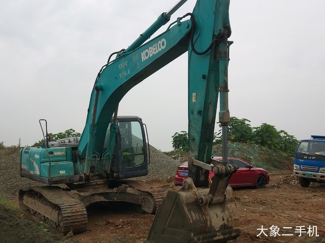 神钢 SK260LC-8 挖掘机