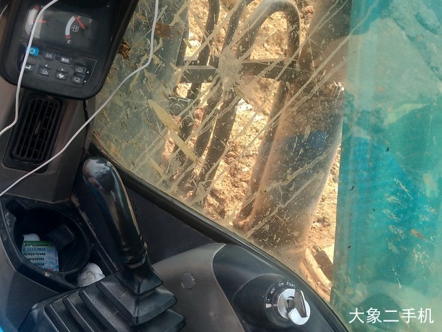 神钢 SK270D 挖掘机