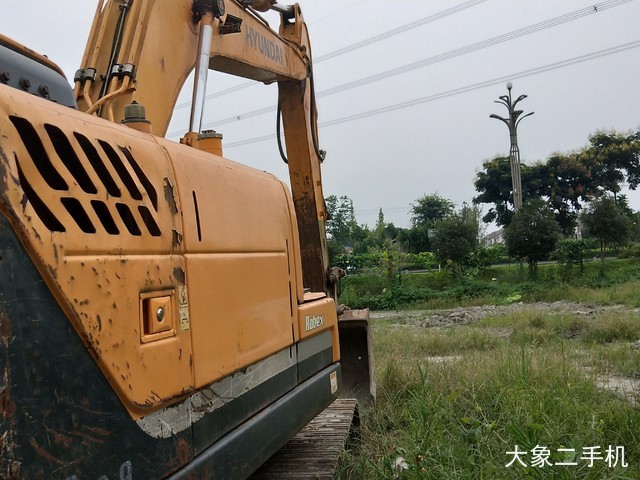 现代 R150LC-9 挖掘机