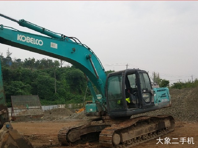 神钢 SK260LC-8 挖掘机