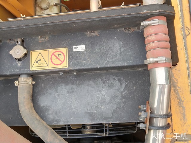 现代 R150LC-9 挖掘机