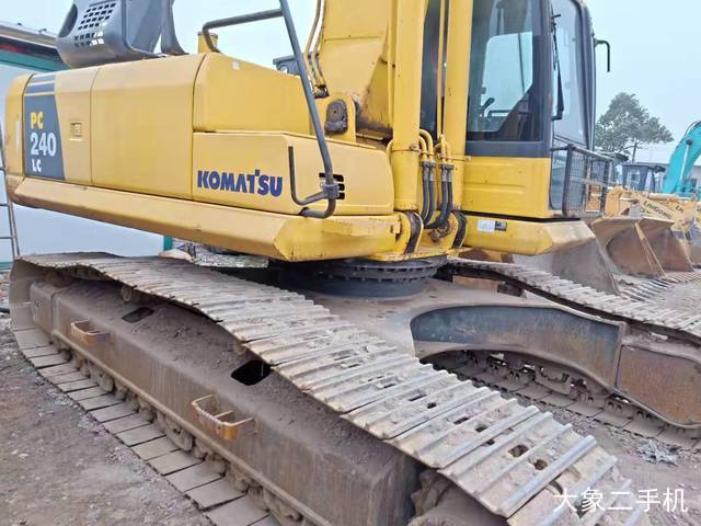 小松 PC240LC-8 挖掘机