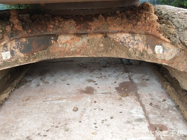 沃尔沃 EC210B 挖掘机