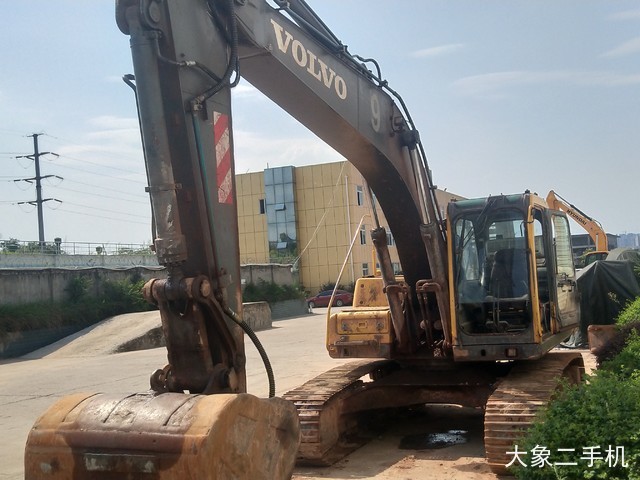沃尔沃 EC210BLC 挖掘机