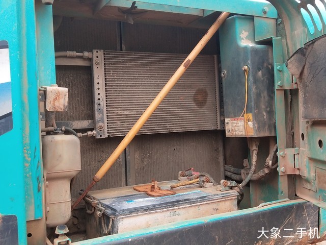 神钢 SK260LC-8 挖掘机