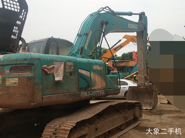 神钢 SK260LC-8 挖掘机