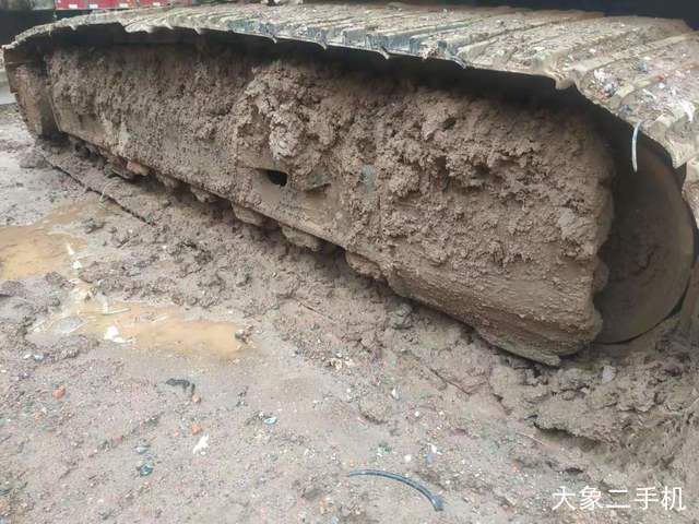 现代 R225LC-7 挖掘机