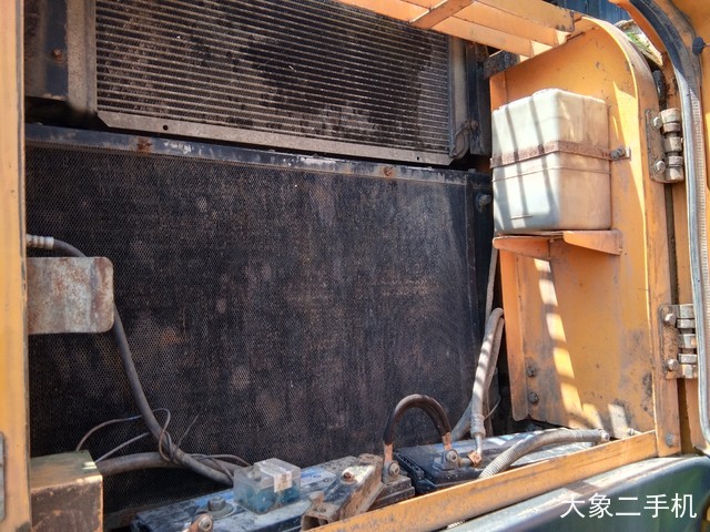 现代 R265LC-7 挖掘机