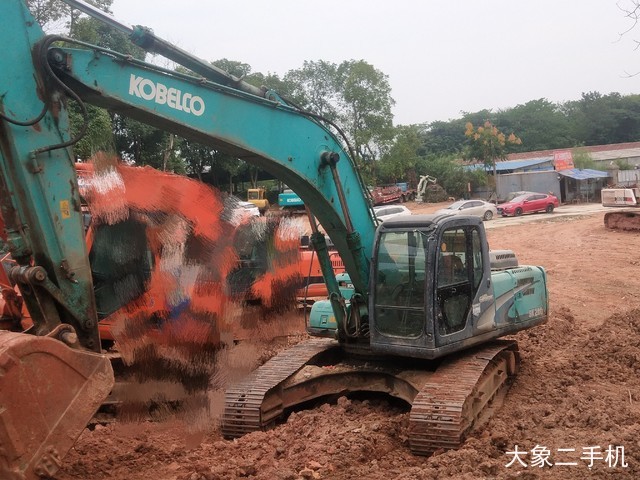 神钢 SK250-6E 挖掘机