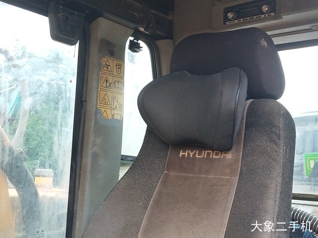 现代 R225LC-7 挖掘机