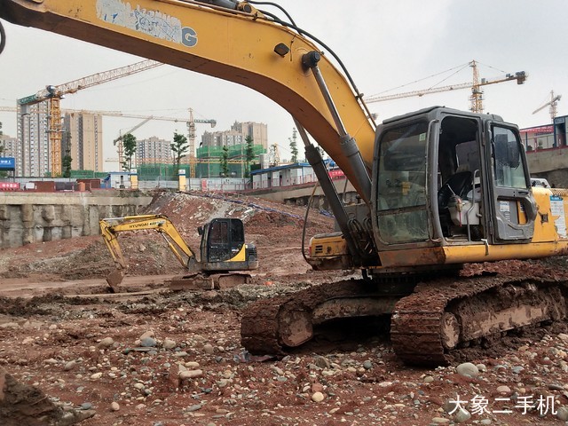 徐工 XE230 挖掘机