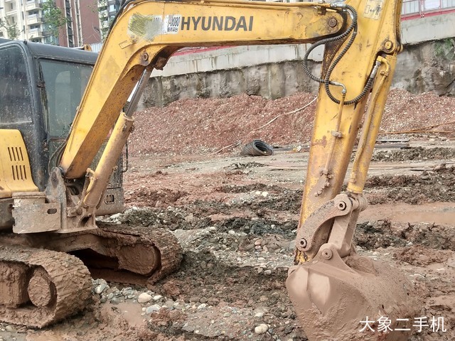 现代 R60-7 挖掘机