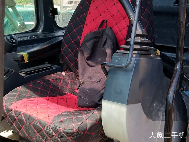 神钢 SK260LC-8 挖掘机