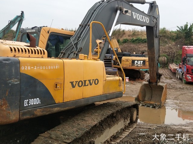 沃尔沃 EC290BLC 挖掘机