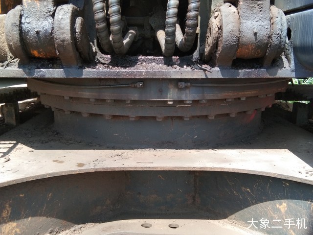 现代 R265LC-7 挖掘机