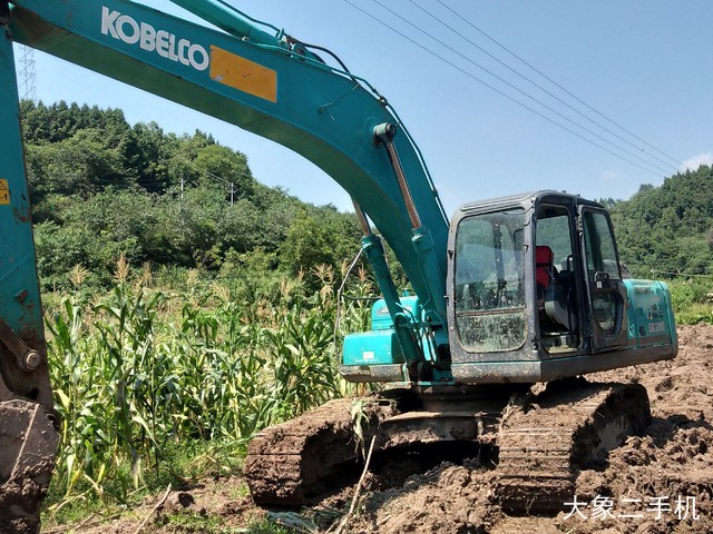 神钢 SK260LC-8 挖掘机