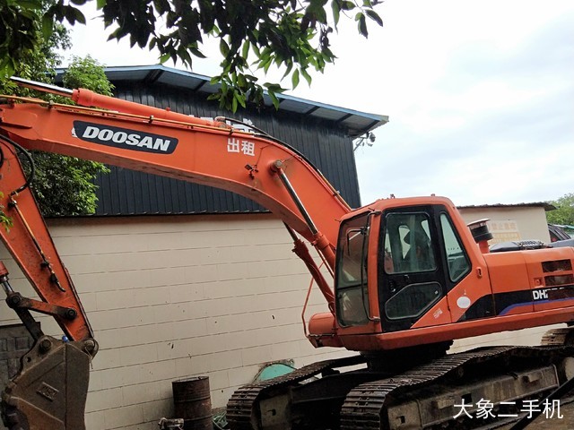斗山 DH220LC-V 挖掘机