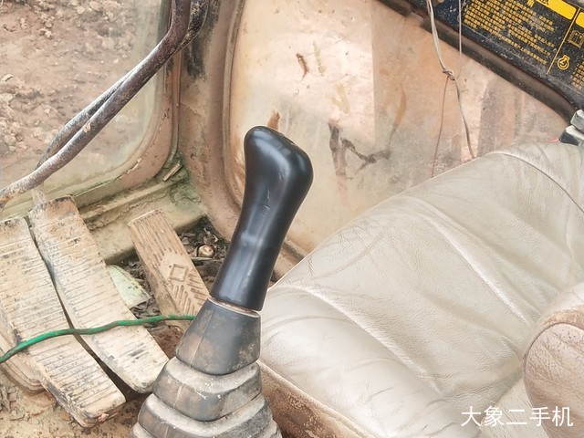 现代 R220-5 挖掘机