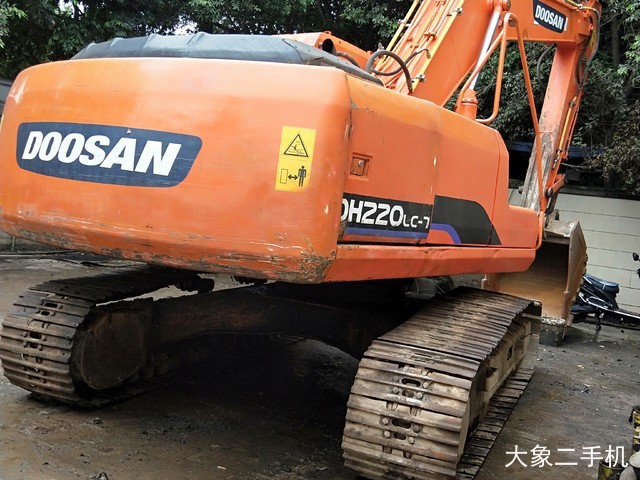 斗山 DH220LC-V 挖掘机