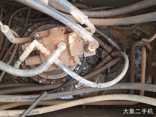 沃尔沃 EC210B 挖掘机