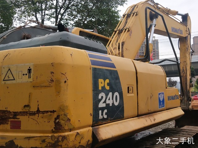 小松 PC240LC-8 挖掘机