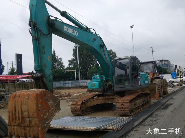 神钢 SK260LC-8 挖掘机