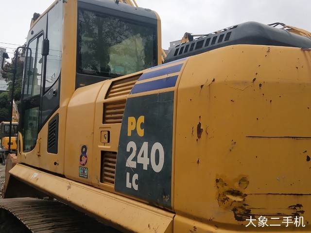 小松 PC240LC-8 挖掘机