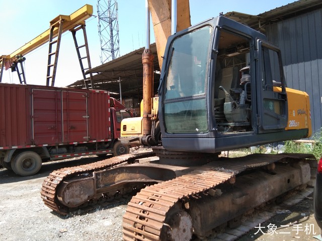 现代 R265LC-7 挖掘机