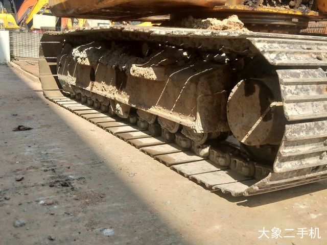 龙工 LG6150 挖掘机