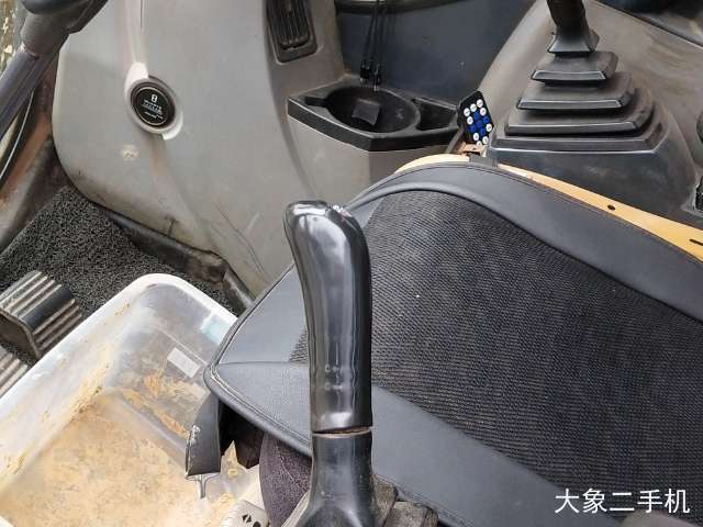 神钢 SK260LC-8 挖掘机