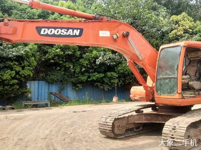 斗山 DH220-5 挖掘机