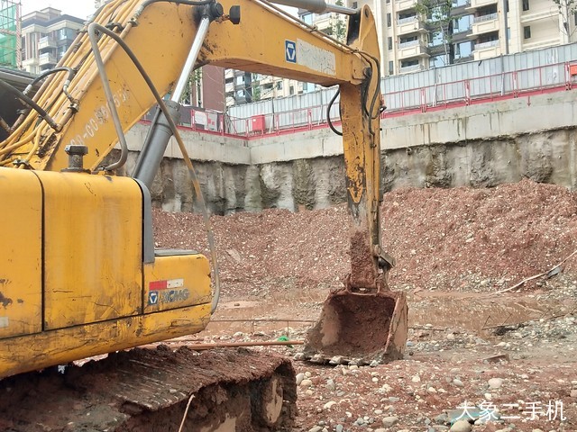 徐工 XE230 挖掘机