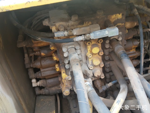 小松 PC240LC-8 挖掘机