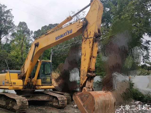 小松 PC240LC-8 挖掘机