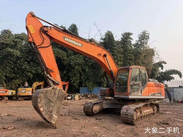 斗山 DX225LC-9C 挖掘机