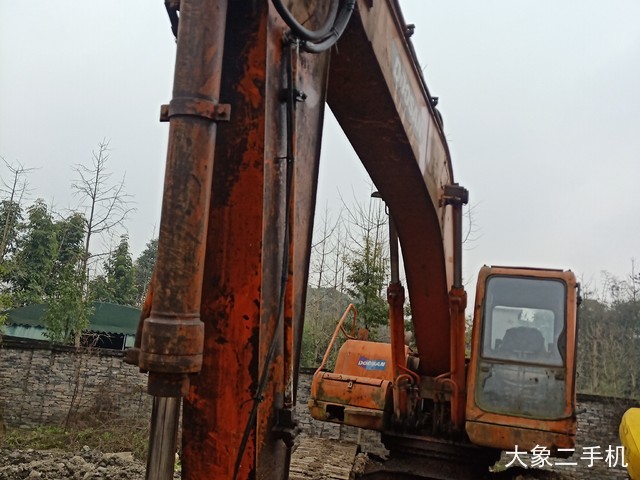 斗山 DH220-5 挖掘机