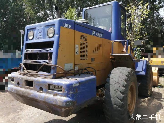 龙工 LG833 装载机