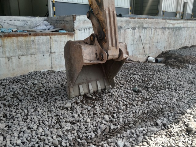 现代 R150LC-9 挖掘机