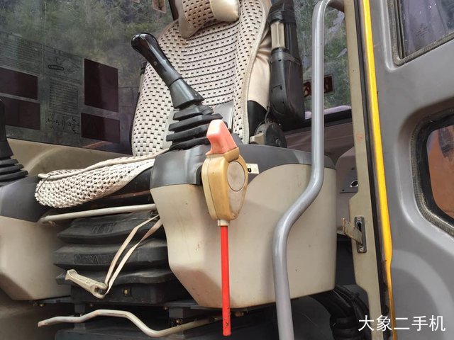 徐工 XE150D 挖掘机