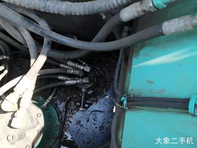 神钢 SK130-8 挖掘机